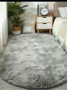 Luxurious Gray Shag Throw Rug - Cozy Floor Accent 23”x62”